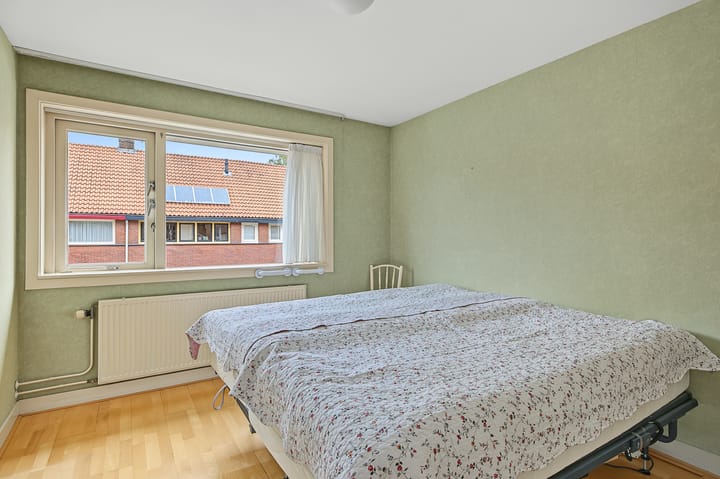 Tussenwoning te koop: Wegastraat 18, Hilversum