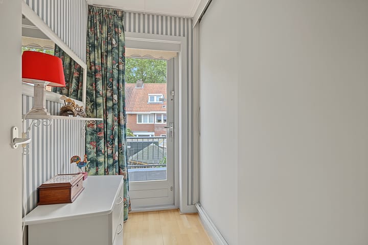 Tussenwoning te koop: Wegastraat 18, Hilversum