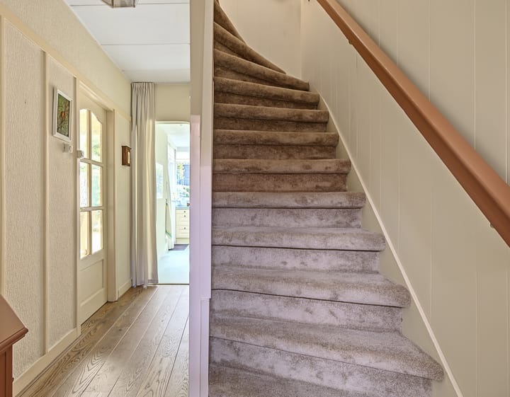 Tussenwoning te koop: Wegastraat 18, Hilversum