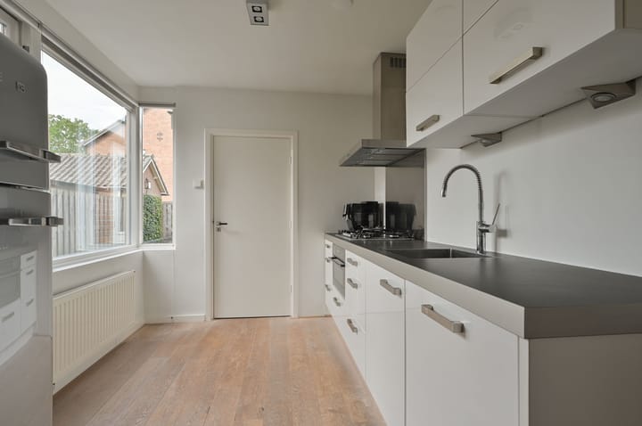 Tussenwoning te koop: Rijsbergenweg 44, Huizen