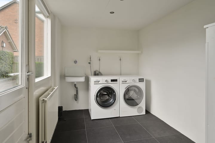 Tussenwoning te koop: Rijsbergenweg 44, Huizen