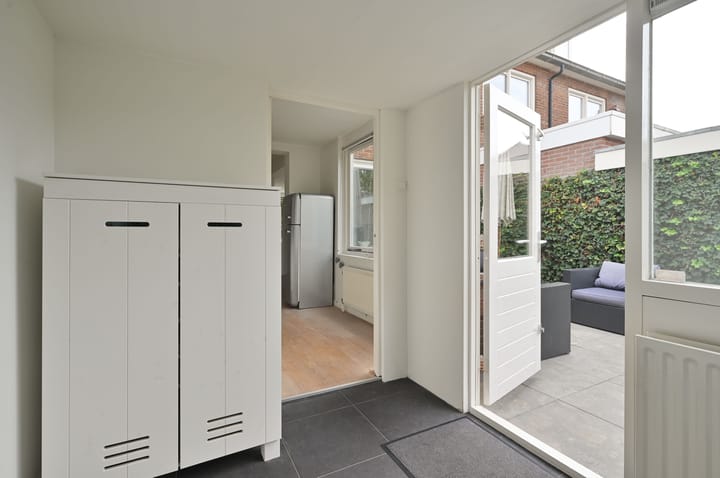 Tussenwoning te koop: Rijsbergenweg 44, Huizen