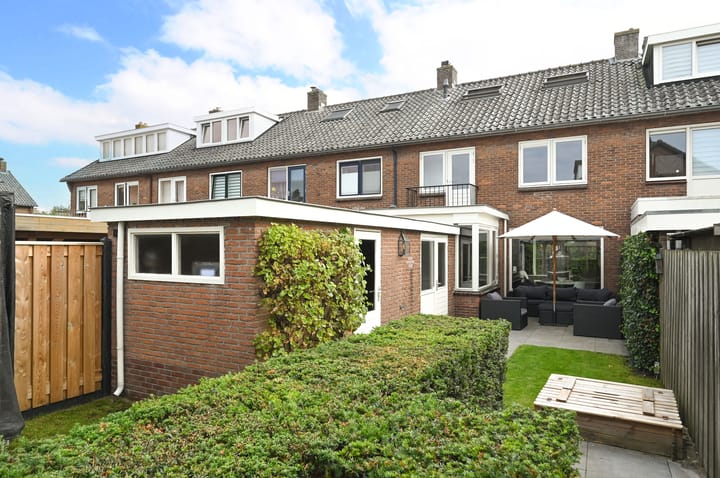 Tussenwoning te koop: Rijsbergenweg 44, Huizen