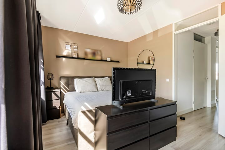 Tussenwoning te koop: Albrechtshof 20, Meteren