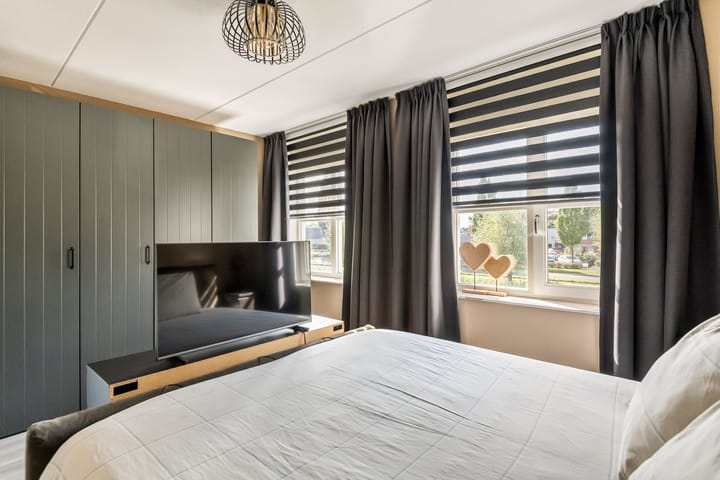 Tussenwoning te koop: Albrechtshof 20, Meteren