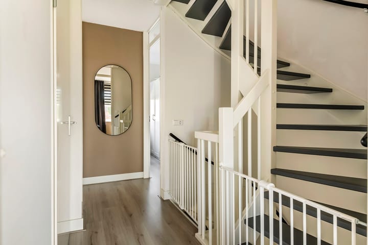 Tussenwoning te koop: Albrechtshof 20, Meteren