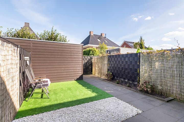 Tussenwoning te koop: Albrechtshof 20, Meteren