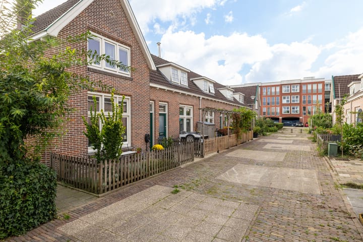 Vrijstaande woning te koop: Polderstraat 14, Leeuwarden