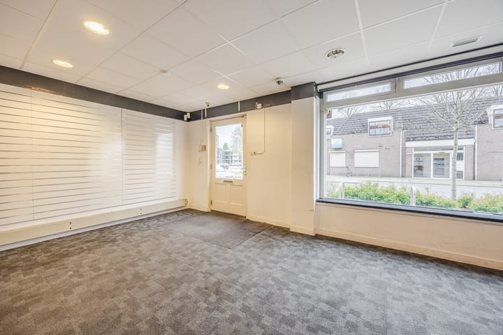 Tussenwoning te koop: Pater van den Elsenplein 2, Tilburg