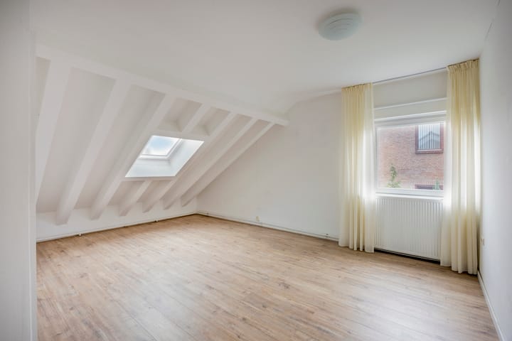 Twee-onder-één-kap te koop: Heggewikke 30, Landgraaf