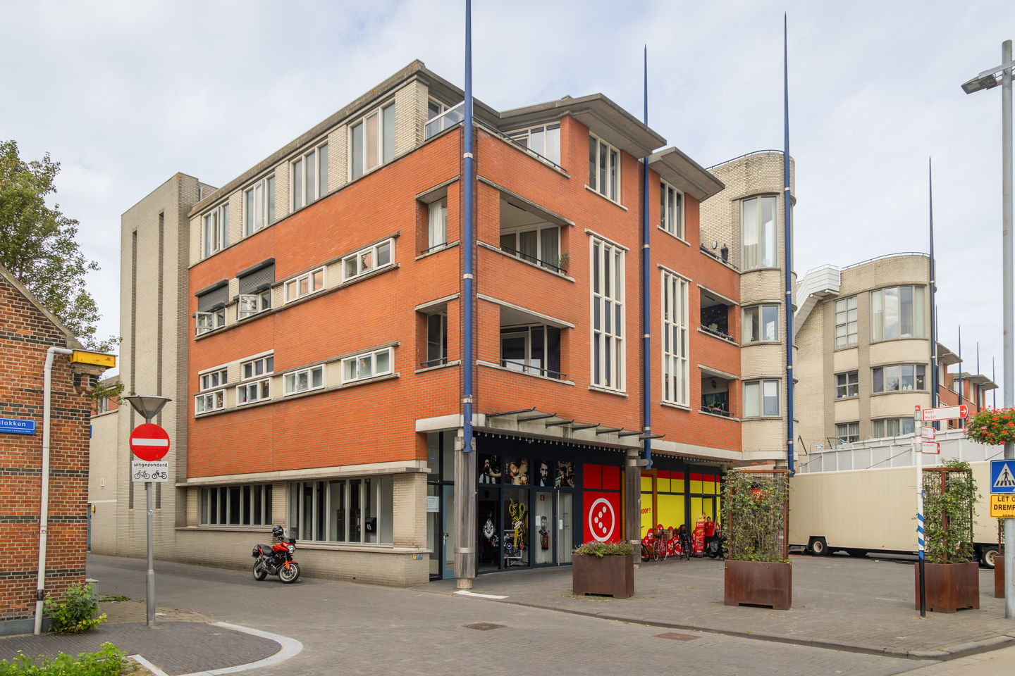Bekijk foto 3 van Stadhuisplein 45