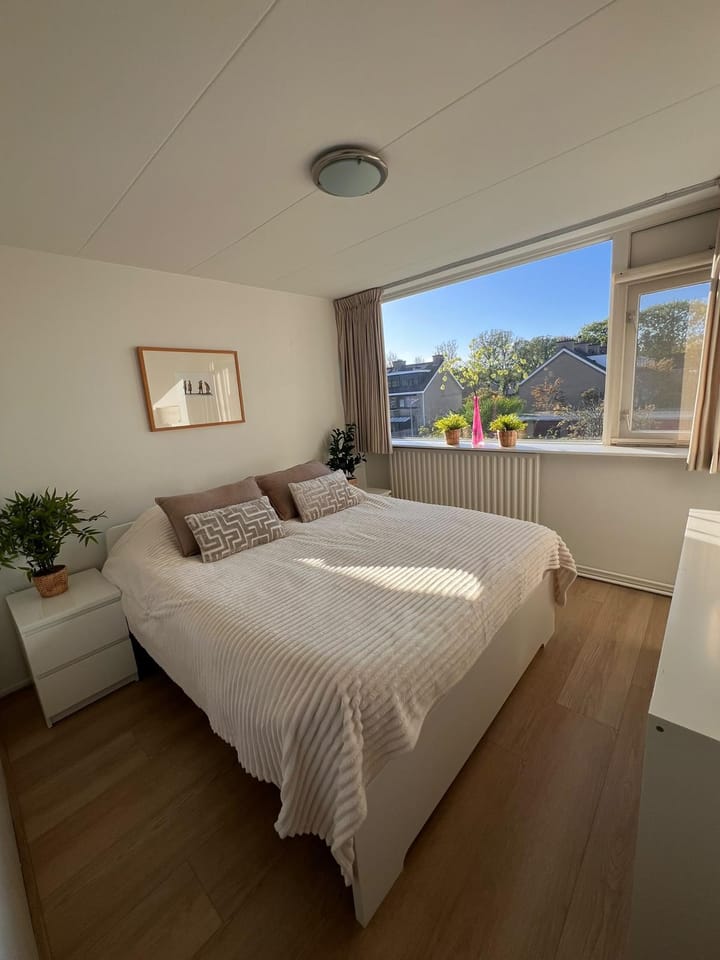 Tussenwoning te koop: Van Duivenvoordelaan 129, Wassenaar