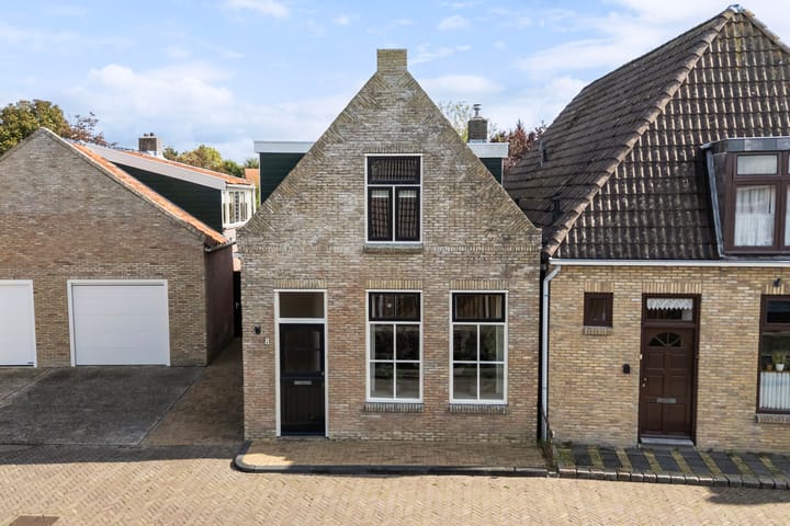 Twee-onder-één-kap te koop: Zilverstreek 8, Arum