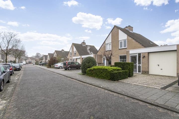 Tussenwoning te huur: Anjervallei 62, 'S-Hertogenbosch