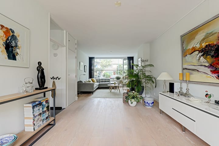 Tussenwoning te koop: Vincent van Goghlaan 28, Oegstgeest