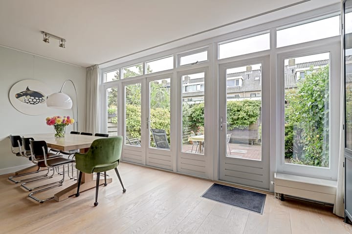 Tussenwoning te koop: Vincent van Goghlaan 28, Oegstgeest