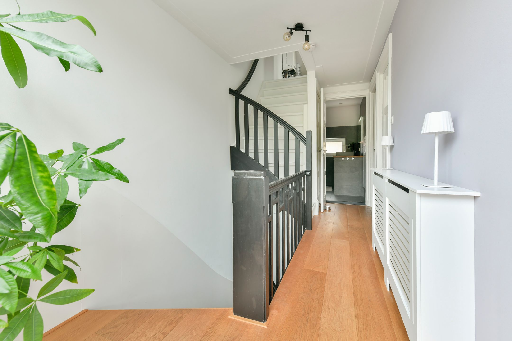 Photo 27 of Pieter van der Doesstraat 68-2