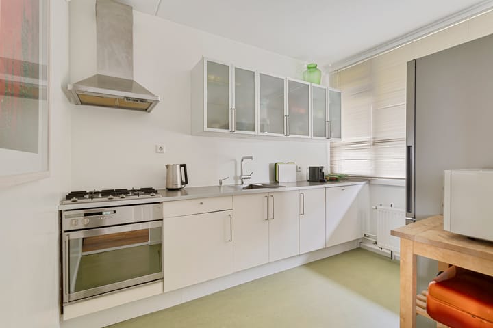 Photo 2 of Adriaan van Bergenstraat 366