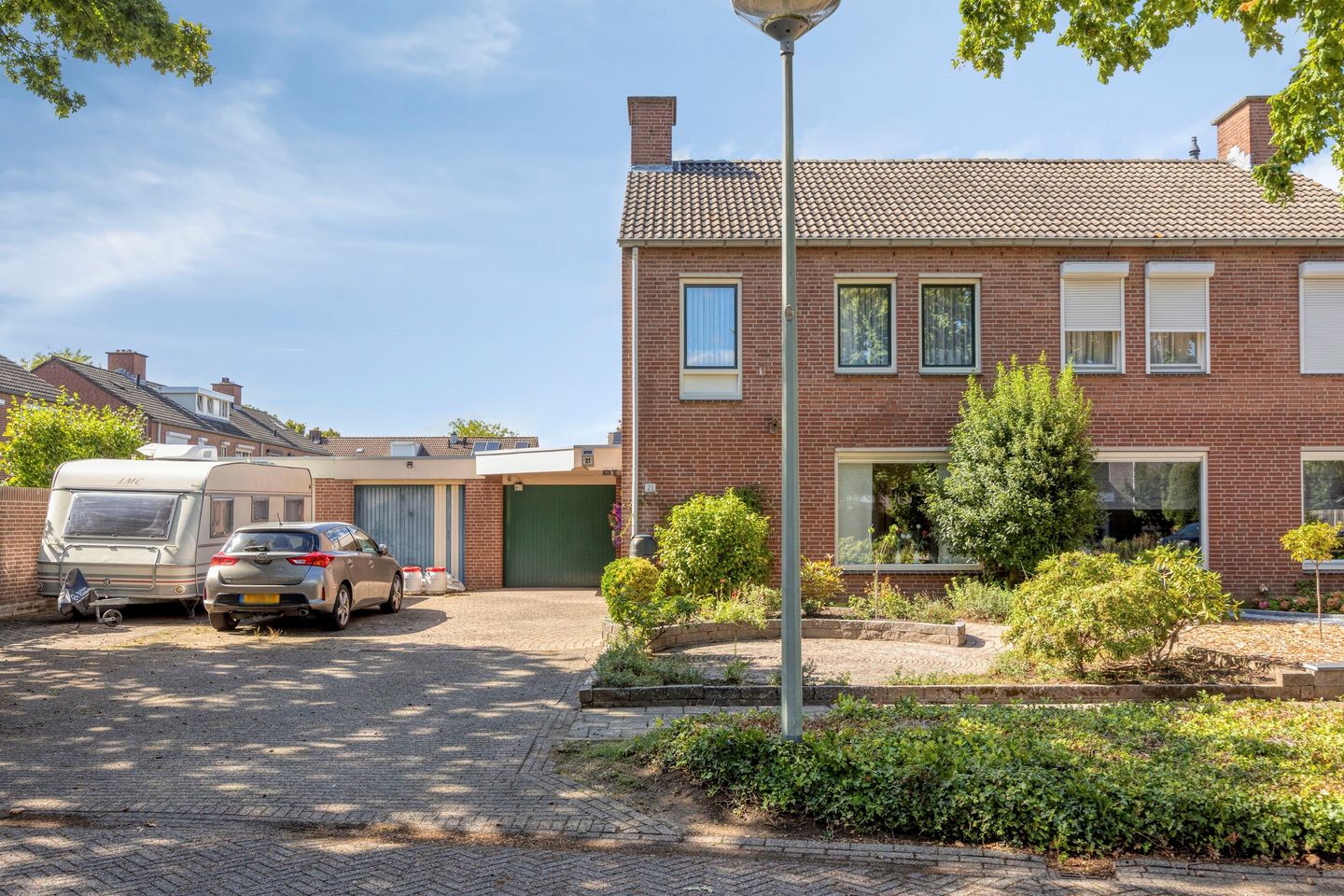 Photo 34 of Hulststraat 21