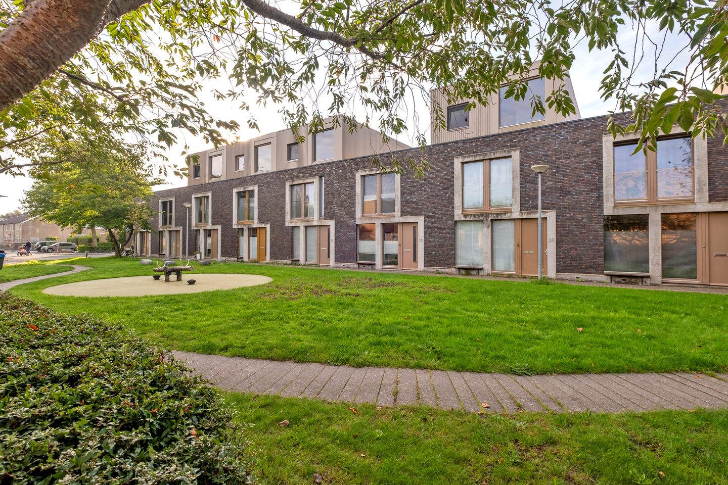 Foto 1 van Vuursteenstraat 36
