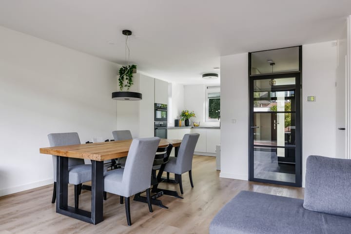 Hoekwoning te koop: Harriët Freezerlaan 26, Elst (Ge)