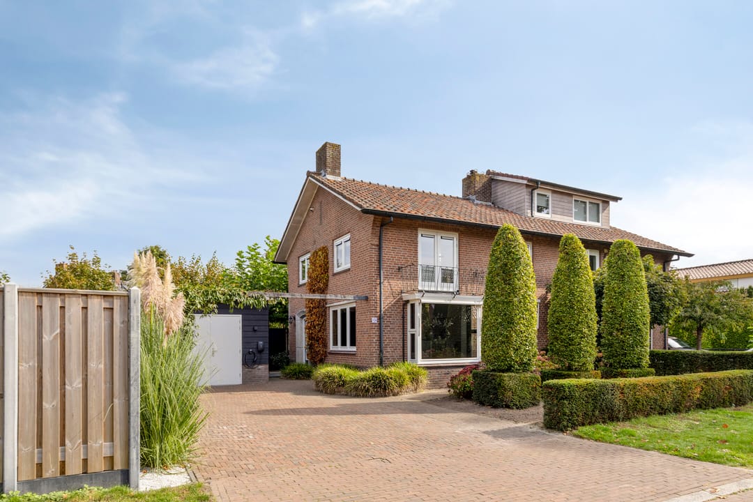 Photo 1 of Prins Bernhardlaan 18