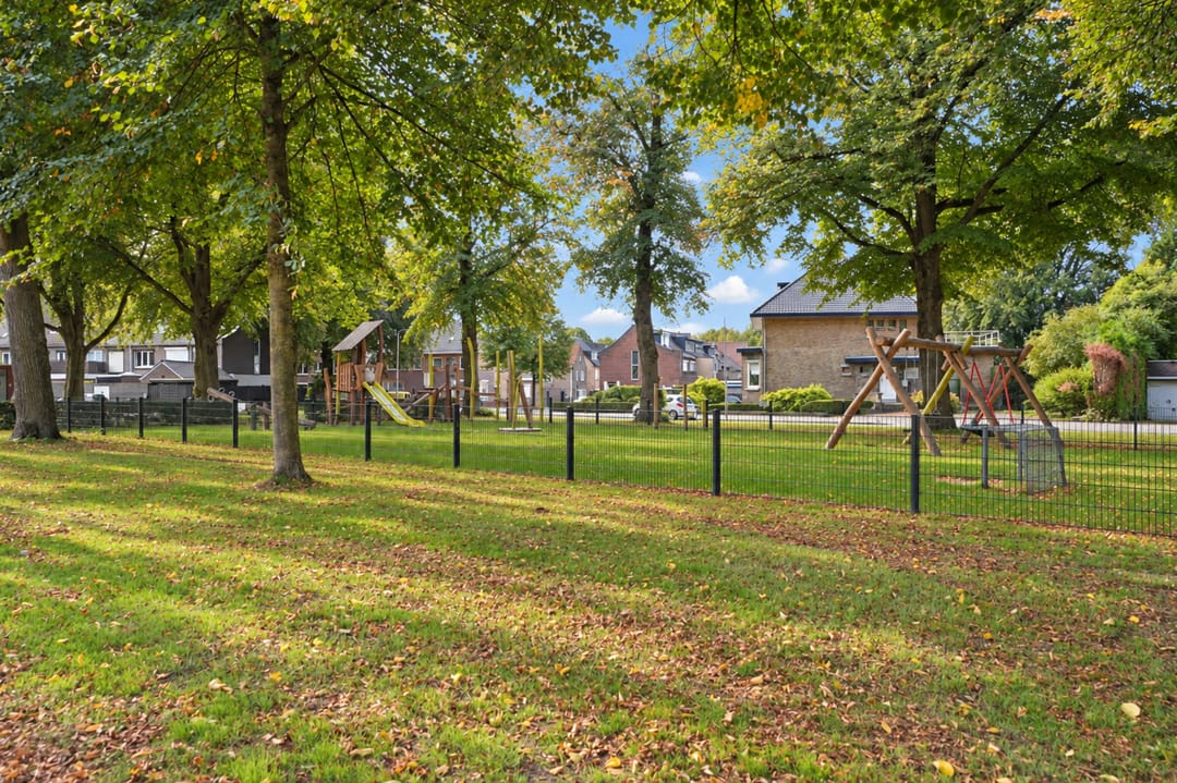 Photo 28 of Emmastraat 1