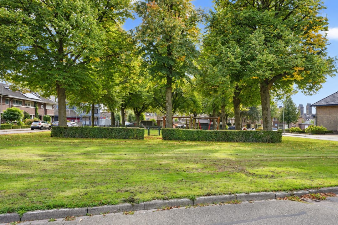 Photo 26 of Emmastraat 1