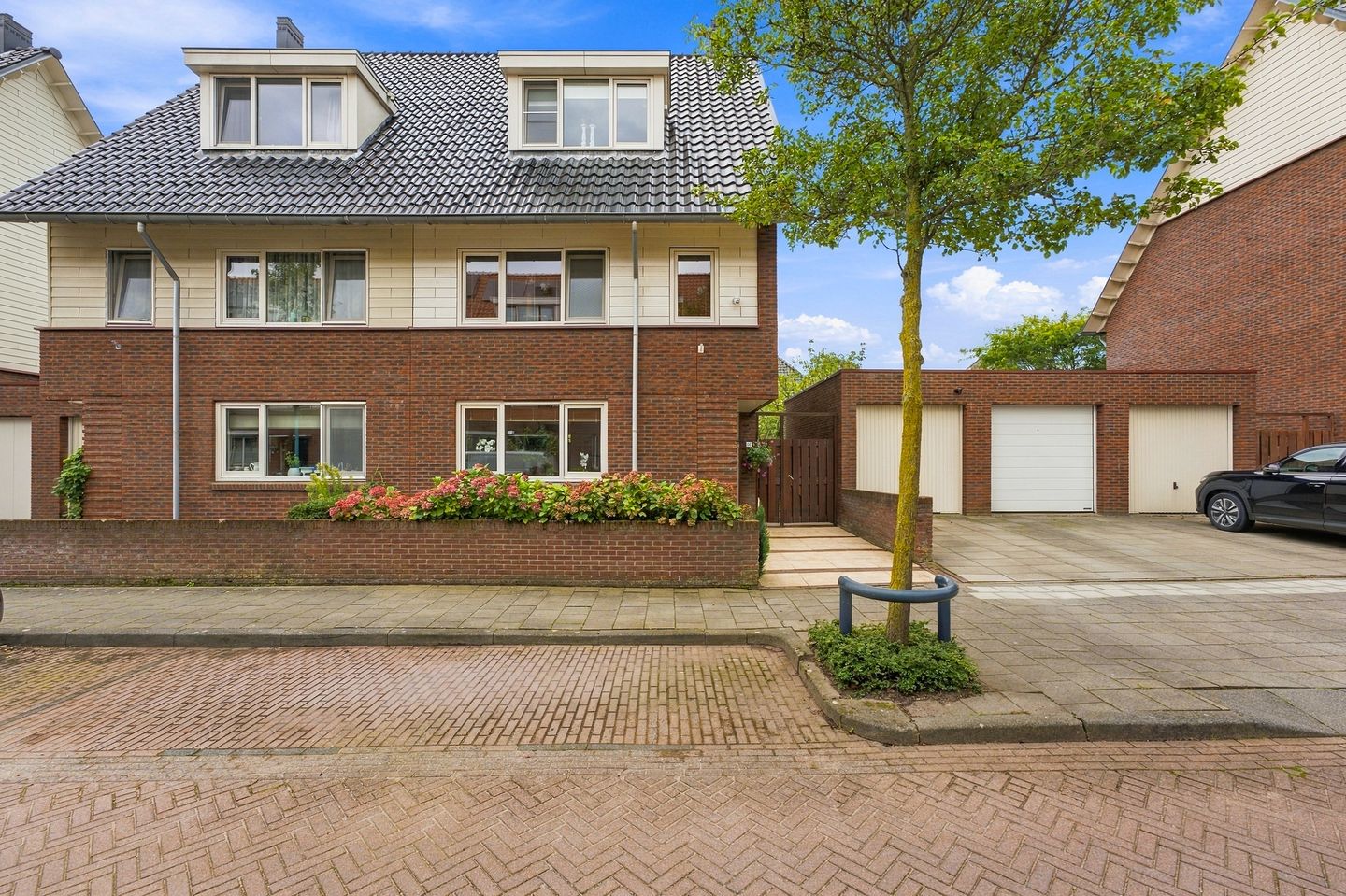Foto 1 van Fop Smitstraat 66