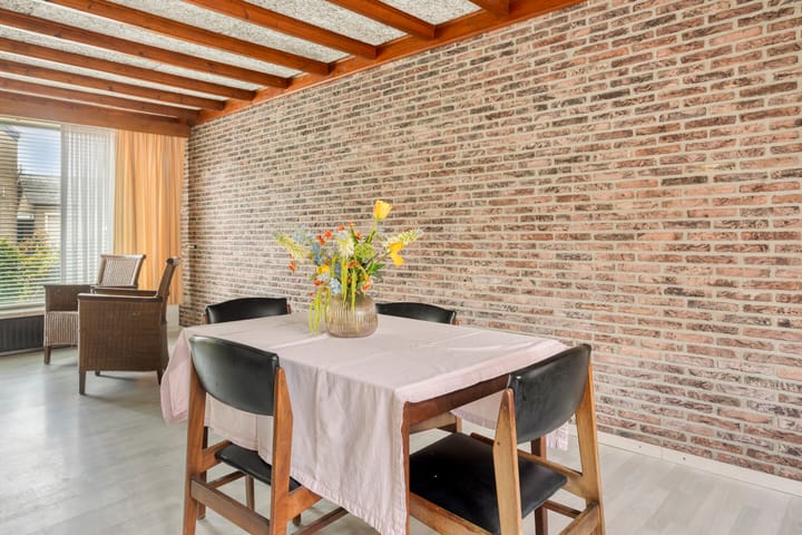 Tussenwoning te koop: Engelbertstraat 9, Alphen (Nb)