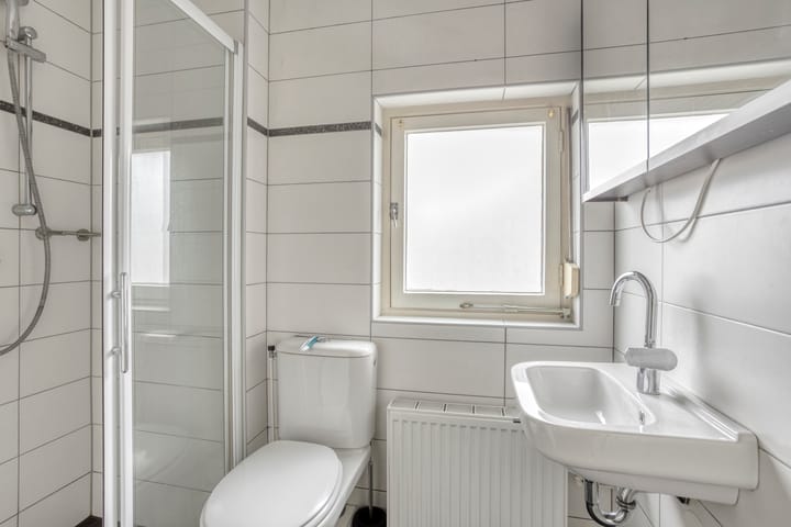 Tussenwoning te koop: Engelbertstraat 9, Alphen (Nb)