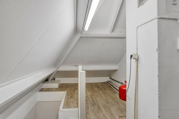 Tussenwoning te koop: Engelbertstraat 9, Alphen (Nb)