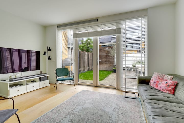 Hoekwoning te koop: Thea Beckmanstraat 1, Utrecht