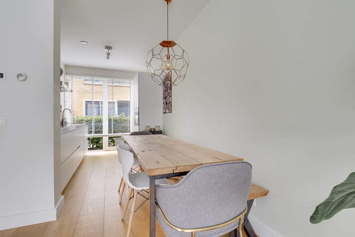 Hoekwoning te koop: Thea Beckmanstraat 1, Utrecht