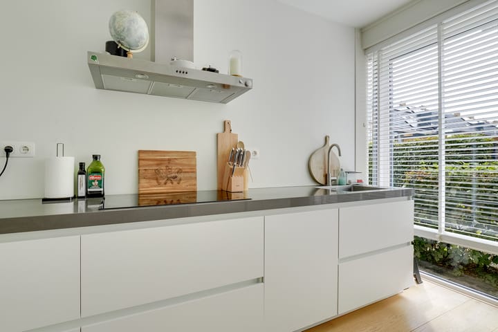 Hoekwoning te koop: Thea Beckmanstraat 1, Utrecht