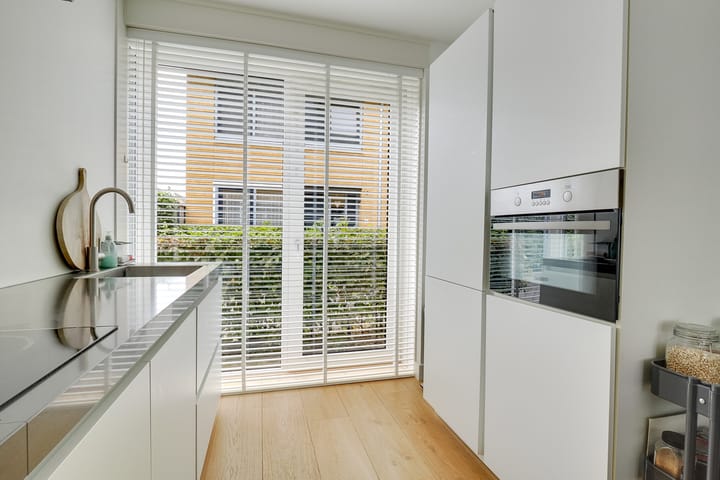 Hoekwoning te koop: Thea Beckmanstraat 1, Utrecht