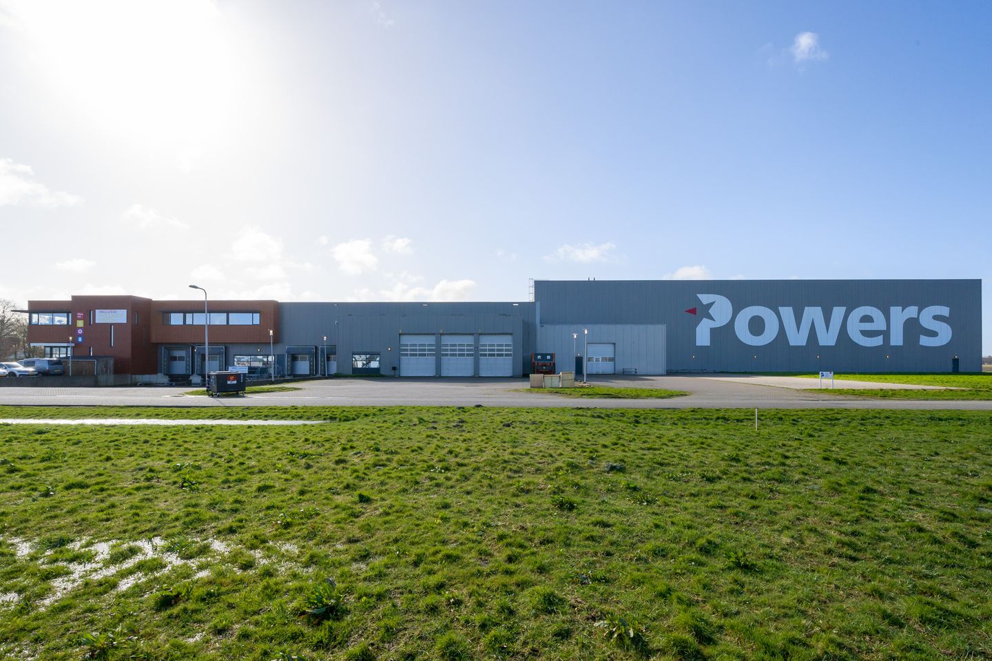 View photo 1 of Westrak 208
