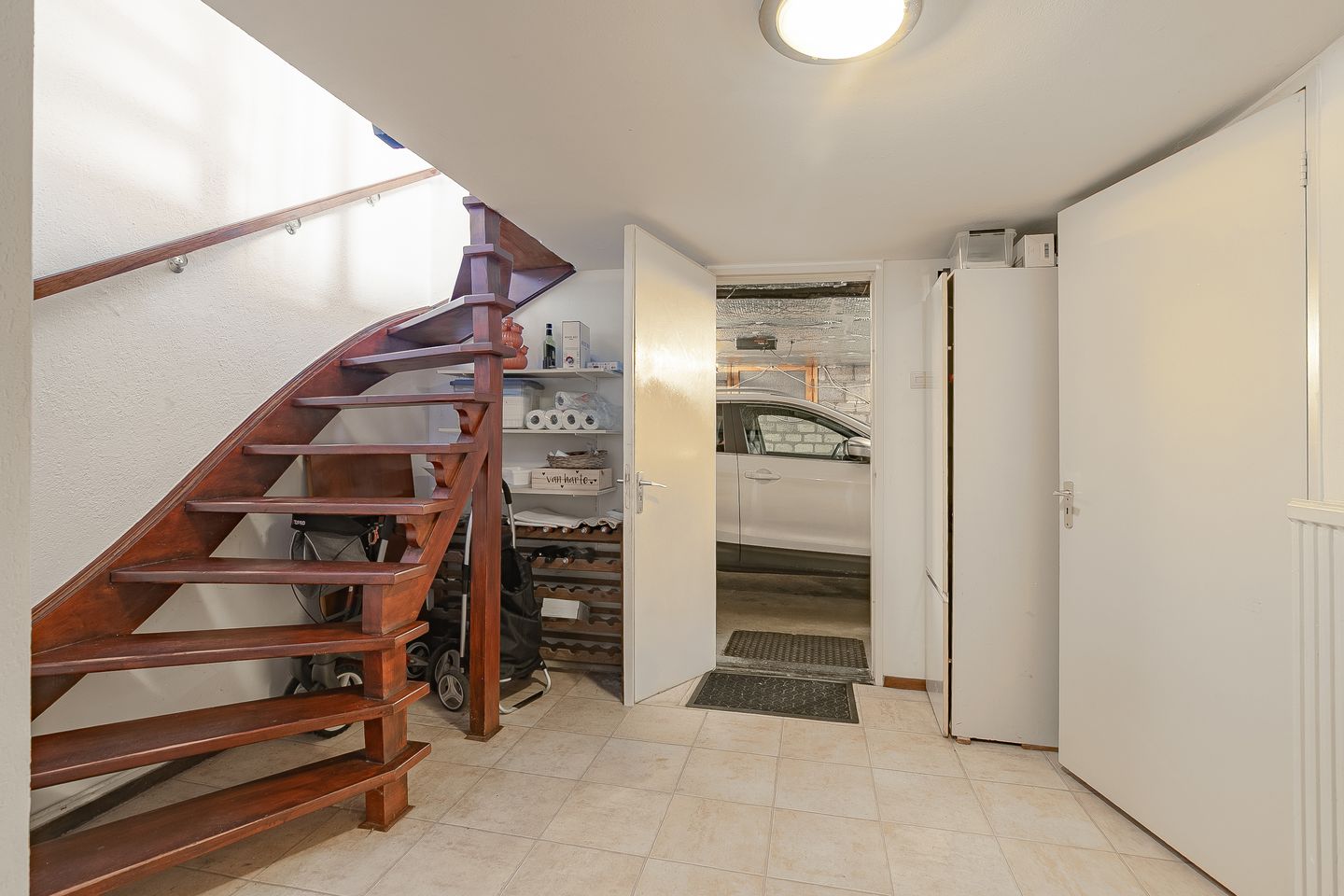 Photo 19 of Holstraat 3