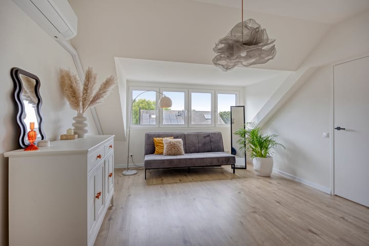 Tussenwoning te koop: Burg van Leentstraat 27, Grubbenvorst