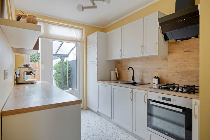 Tussenwoning te koop: Burg van Leentstraat 27, Grubbenvorst