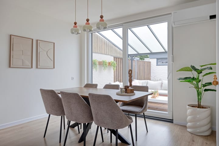 Tussenwoning te koop: Burg van Leentstraat 27, Grubbenvorst