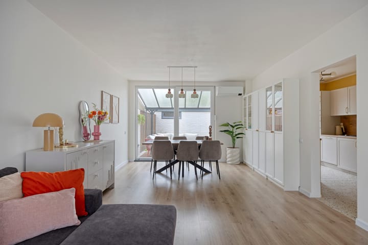 Tussenwoning te koop: Burg van Leentstraat 27, Grubbenvorst