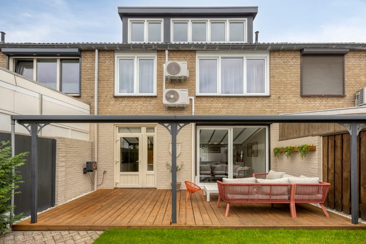 Tussenwoning te koop: Burg van Leentstraat 27, Grubbenvorst