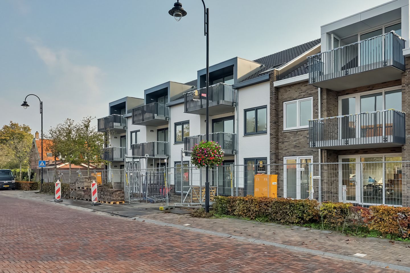 View photo 2 of Dorpsplein 6