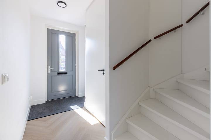 Tussenwoning te koop: Petersburgsingel 45, Weesp