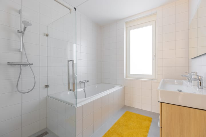 Tussenwoning te koop: Petersburgsingel 45, Weesp