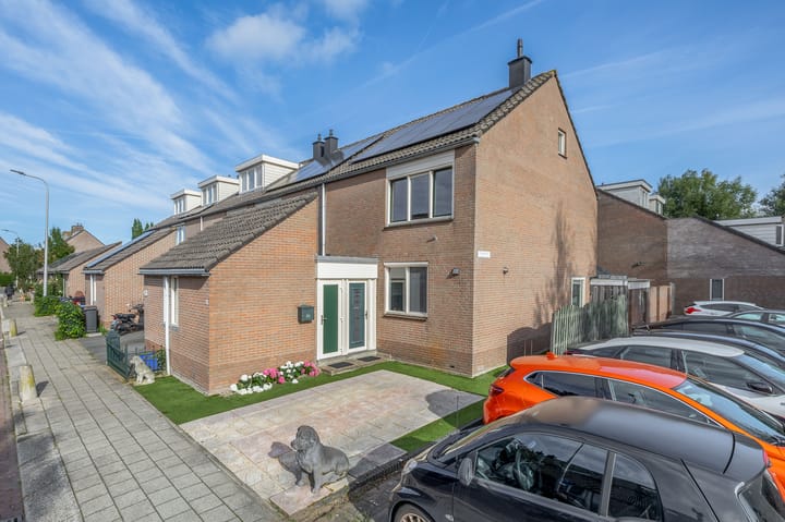 Hoekwoning te koop: Albert Verweijlaan 45, Hillegom