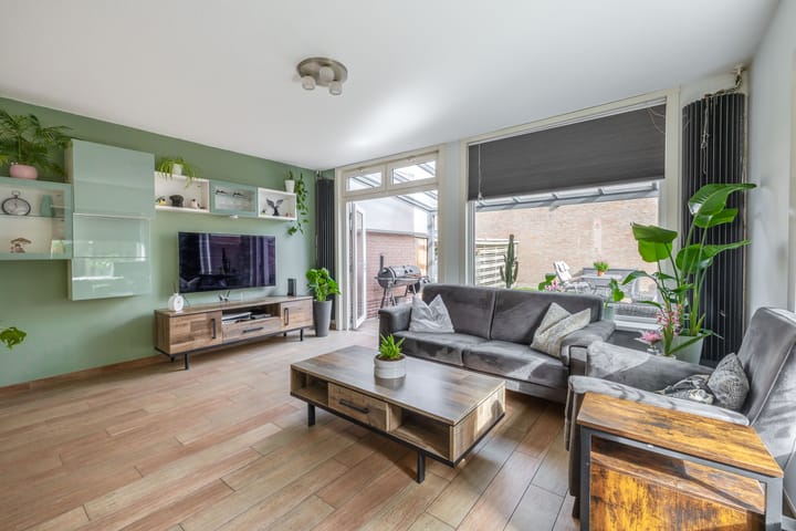 Hoekwoning te koop: Albert Verweijlaan 45, Hillegom