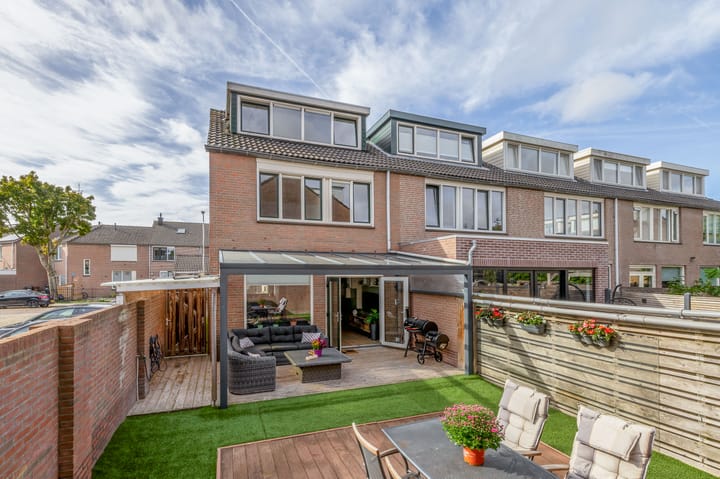 Hoekwoning te koop: Albert Verweijlaan 45, Hillegom