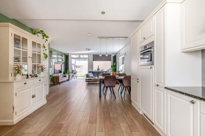 Hoekwoning te koop: Albert Verweijlaan 45, Hillegom